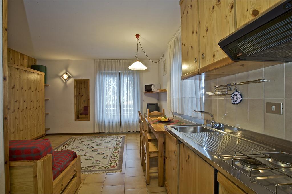 Residence Raffaella Santa Caterina Valfurva Pokoj fotografie
