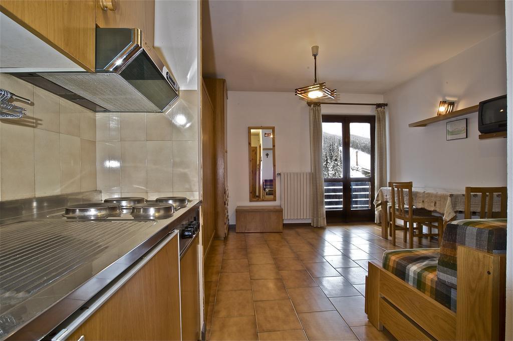 Residence Raffaella Santa Caterina Valfurva Pokoj fotografie