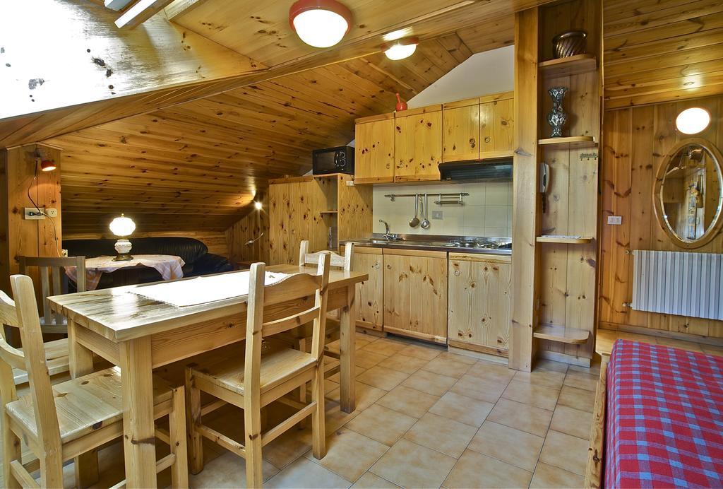 Residence Raffaella Santa Caterina Valfurva Pokoj fotografie